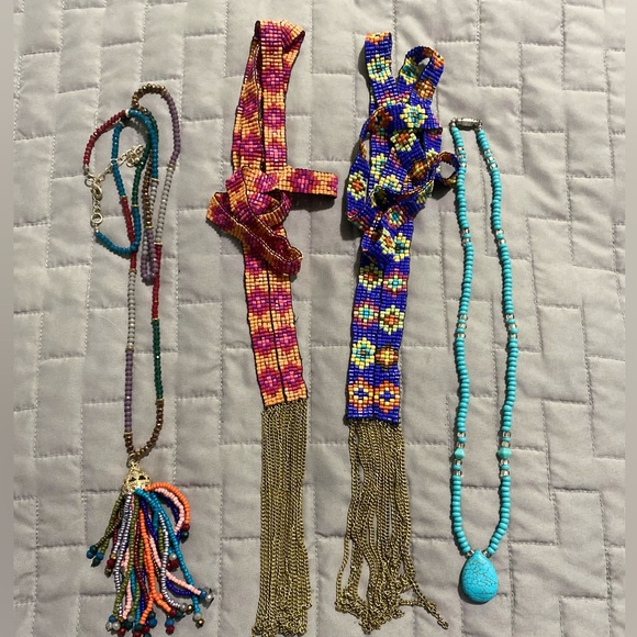 🔴2/$10 SALE🔴 Assortment of Necklaces - Picture 1 of 3